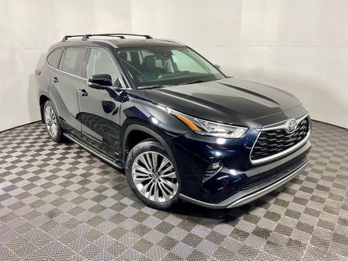 2026 Toyota Highlander Hybrid Platinum