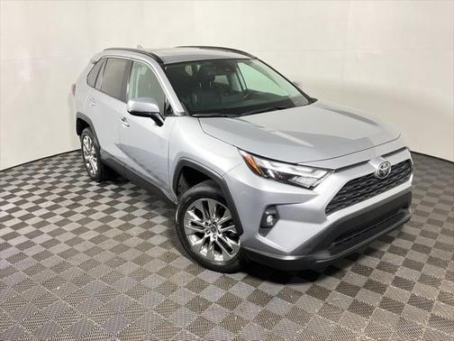 2022 Toyota RAV4 XLE Premium