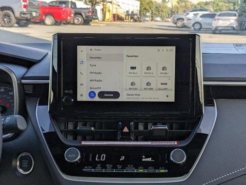 2024 Toyota Corolla Hatchback SE