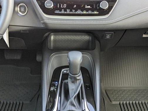 2024 Toyota Corolla Hatchback SE