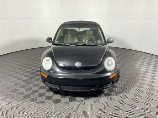2008 Volkswagen New Beetle SE