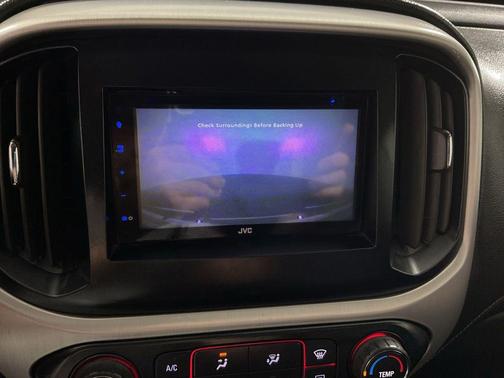 Summit White 2015 GMC Canyon SLE