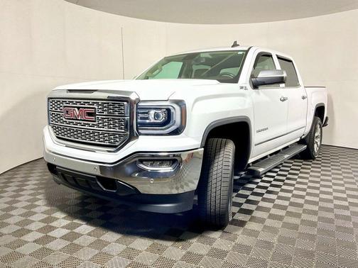 Summit White 2018 GMC Sierra 1500 SLT