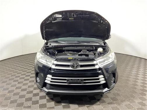 2017 Toyota Highlander LE