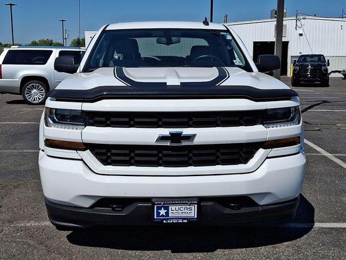 Summit White 2018 Chevrolet Silverado 1500 Custom
