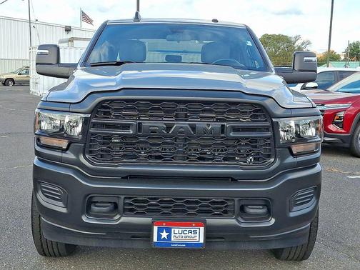 2024 RAM 3500 Tradesman Crew Cab 4x4 6'4' Box