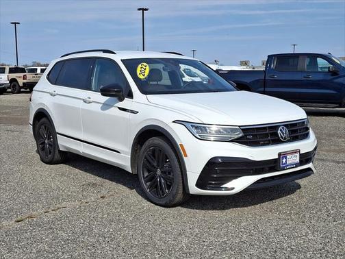 2022 Volkswagen Tiguan 2.0T SE R-Line Black