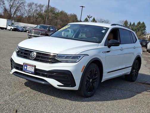 2022 Volkswagen Tiguan 2.0T SE R-Line Black