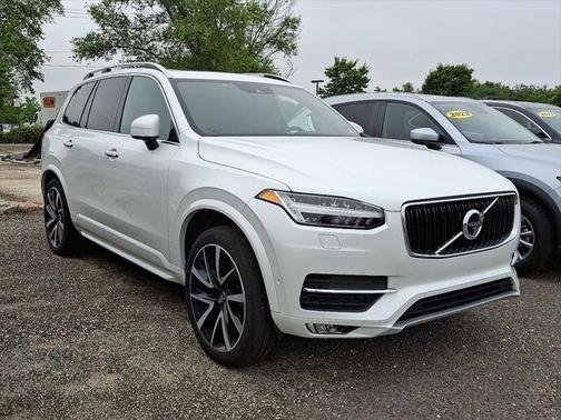 2018 Volvo XC90 T6 Momentum