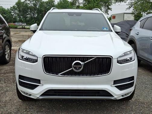 2018 Volvo XC90 T6 Momentum