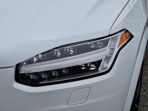 2018 Volvo XC90 T6 Momentum