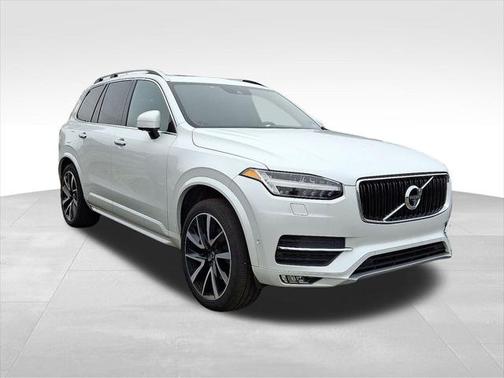 2018 Volvo XC90 T6 Momentum