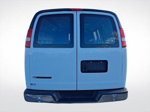 2022 Chevrolet Express 2500 RWD 2500 Regular Wheelbase WT