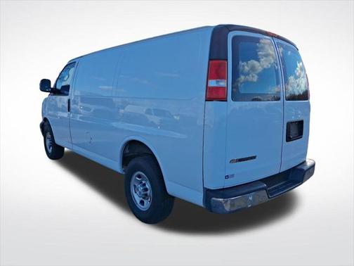 2022 Chevrolet Express 2500 RWD 2500 Regular Wheelbase WT