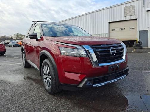2022 Nissan Pathfinder SL 4WD