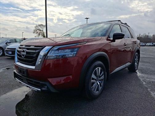 2022 Nissan Pathfinder SL 4WD
