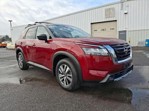 2022 Nissan Pathfinder SL 4WD