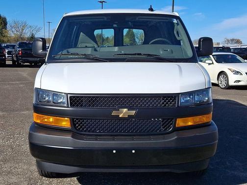 2025 Chevrolet Express 2500 RWD 2500 Regular Wheelbase WT
