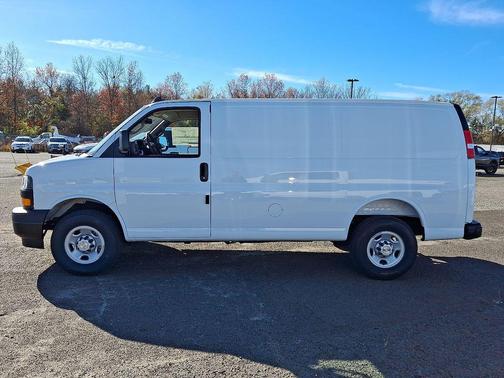 2025 Chevrolet Express 2500 RWD 2500 Regular Wheelbase WT