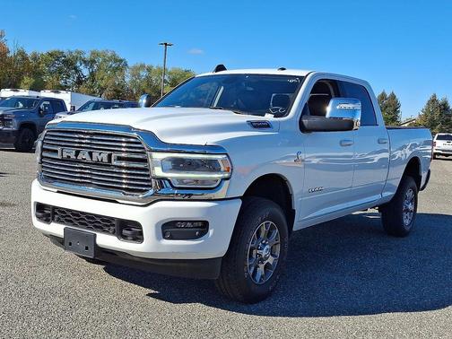 2024 RAM 2500 Laramie Crew Cab 4x4 6'4' Box