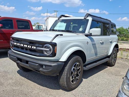 Cactus 2024 Ford Bronco Outer Banks