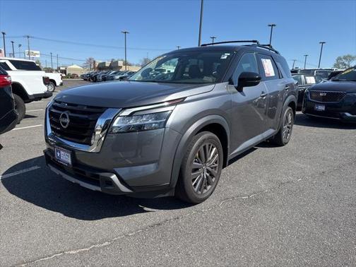 2023 Nissan Pathfinder SL 4WD