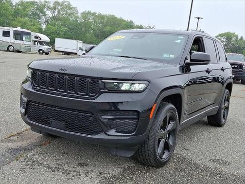 2022 Jeep Grand Cherokee Altitude