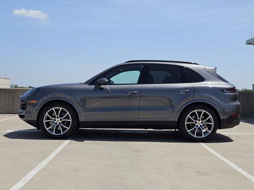 2025 Porsche Cayenne AWD
