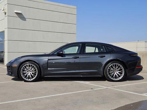 2026 Porsche Panamera RWD