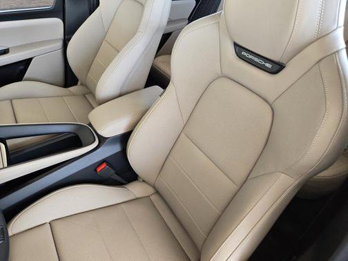 2025 Porsche Macan 4S