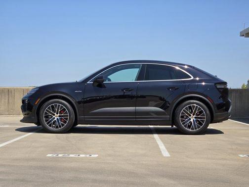 2025 Porsche Macan 4S