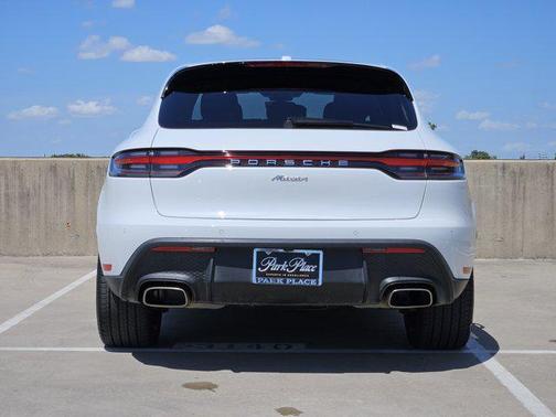 2024 Porsche Macan Base
