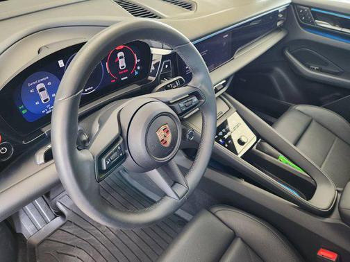 2025 Porsche Macan Electric