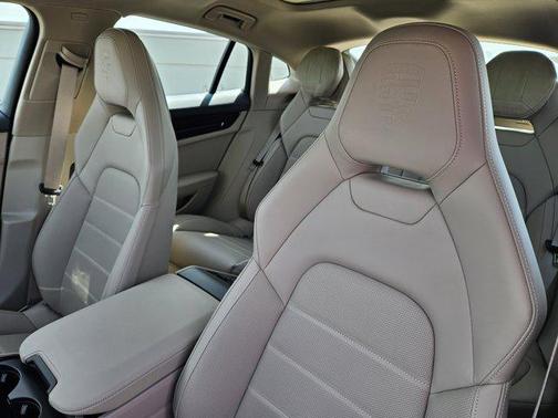 2026 Porsche Panamera RWD