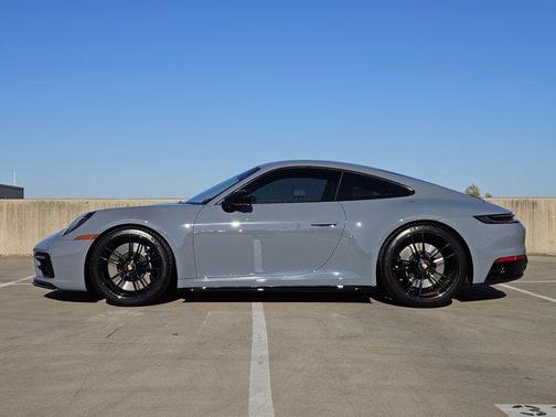 2023 Porsche 911 Carrera GTS