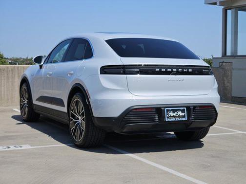 2025 Porsche Macan 4S