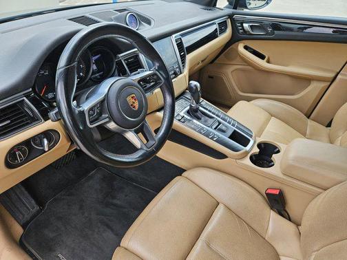 2018 Porsche Macan Base