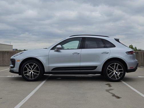 Dolomite Silver Metallic 2025 Porsche Macan Macan