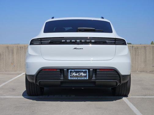 2025 Porsche Macan Electric