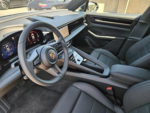2025 Porsche Macan Electric