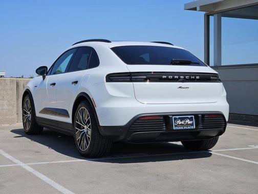 2025 Porsche Macan Electric