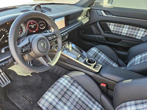 2025 Porsche 911 Turbo