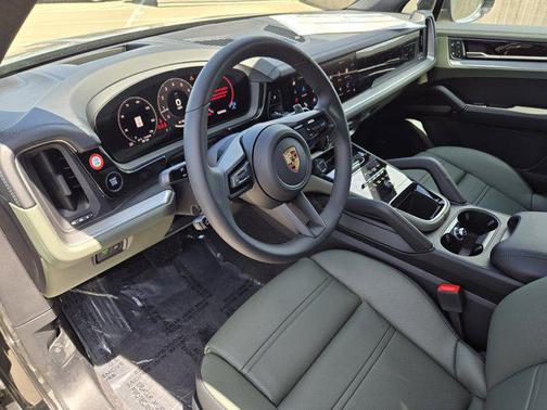 2025 Porsche Cayenne AWD
