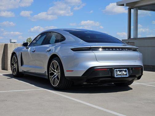 2022 Porsche Taycan RWD