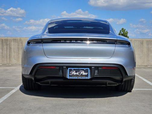 2022 Porsche Taycan RWD