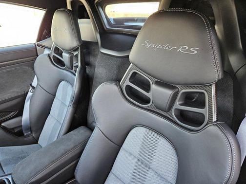 2025 Porsche 718 Spyder RS