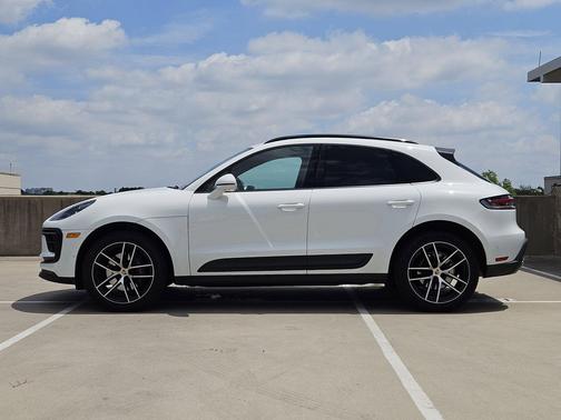 White 2022 Porsche Macan Macan