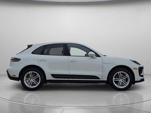 2026 Porsche Macan AWD