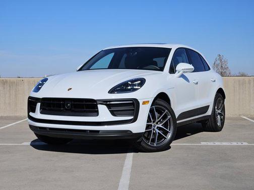 2025 Porsche Macan AWD