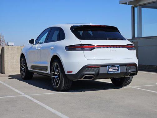 2025 Porsche Macan AWD